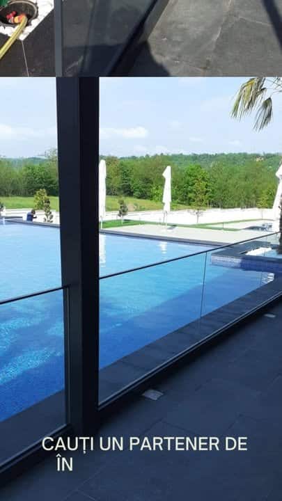 Balustrade din sticlă securizată: Eleganță și siguranță pentru terase