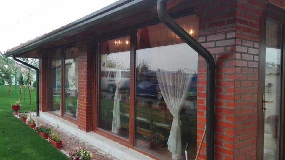 Proiect de tâmplărie PVC cu aspect de lemn