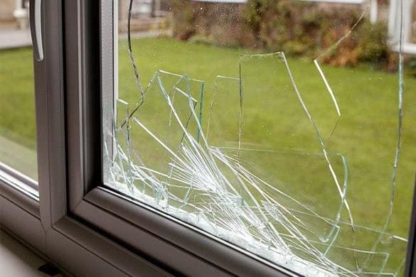 Siguranța ferestrelor PVC: Rolul armăturii metalice și protecția