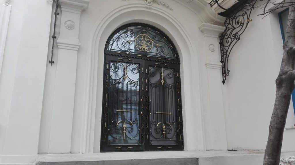 Cum să alegi ușa de intrare potrivită pentru casa ta