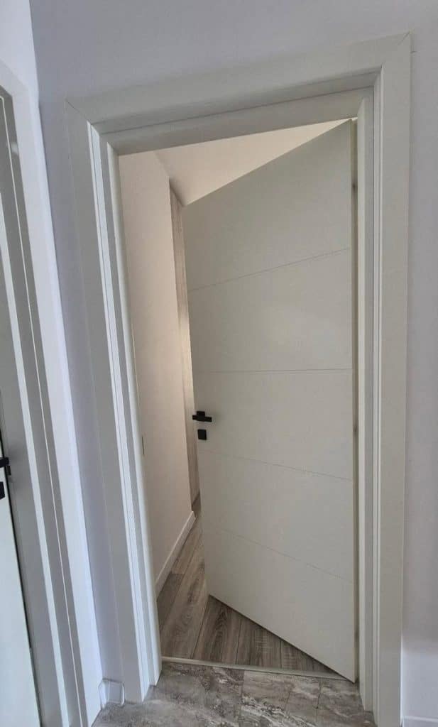Uși de interior Pinum Sara Inciso: Eleganță și design minimalist