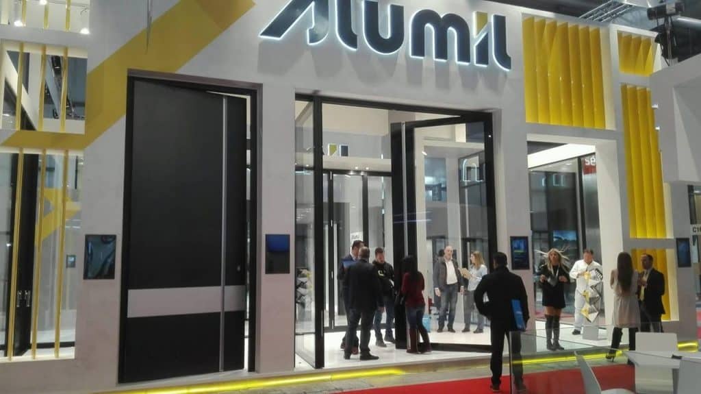 Ușile din aluminiu: Eleganță, robustețe și design modern