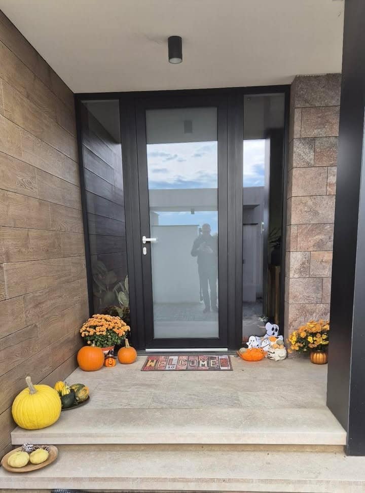 Uși din aluminiu Supreme: Siguranță și design modern