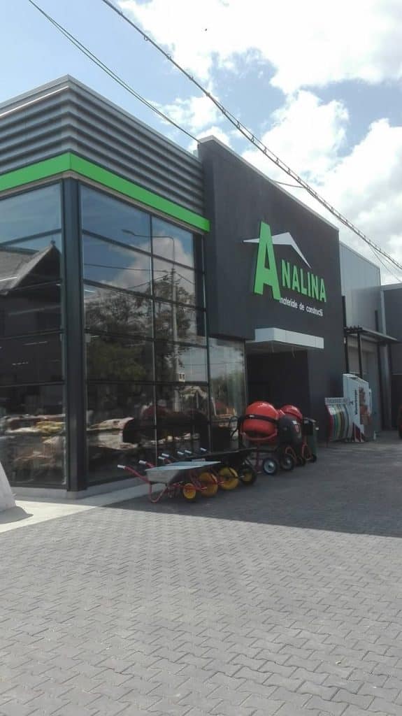 Tâmplărie din aluminiu pentru spații comerciale