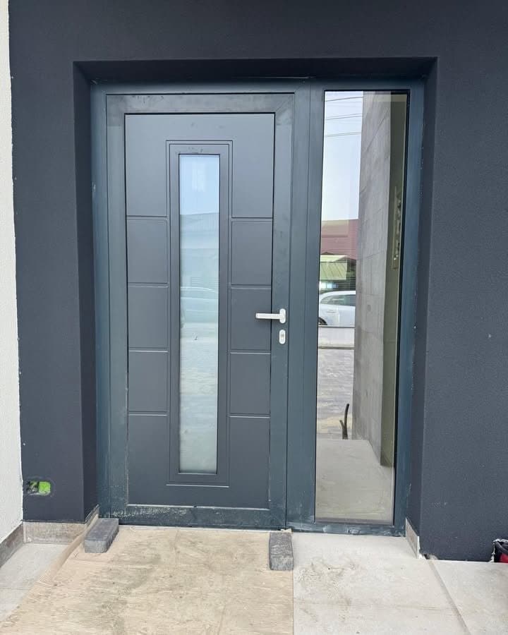 Uși de intrare din aluminiu Alumil Supreme: Design și Performanță