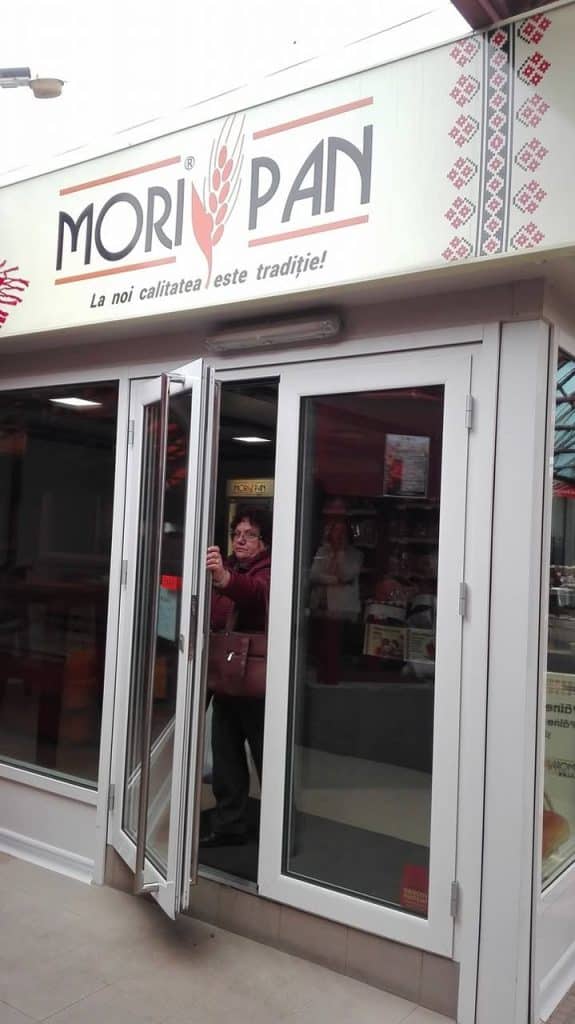 Tâmplărie din aluminiu pentru spații comerciale