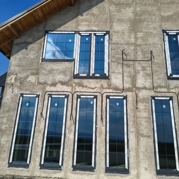Montaj tâmplărie Veka 82 și uși aluminiu pentru spații comerciale
