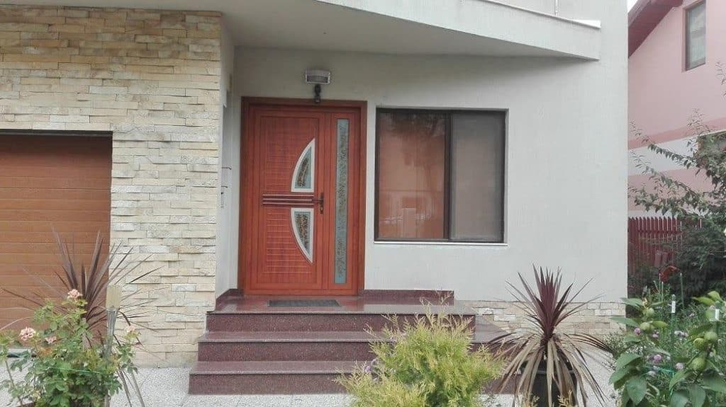 Cum să alegi ușa de intrare potrivită pentru casa ta