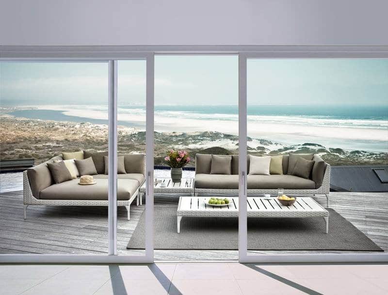 Uși culisante cu ridicare: Eficiență și design panoramic