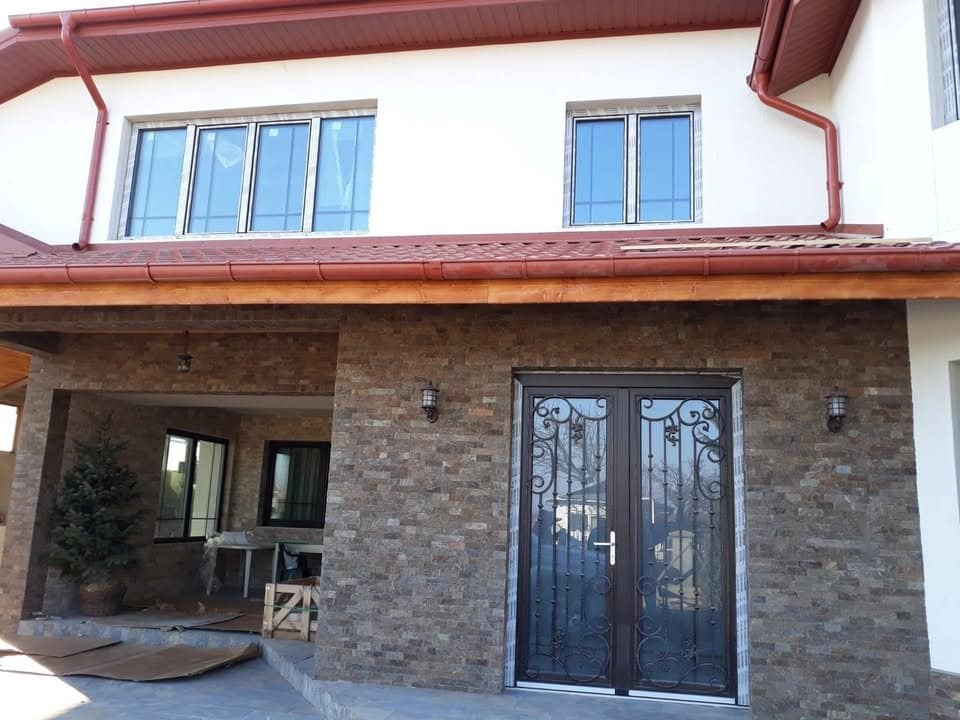 Cum să alegi tâmplăria potrivită pentru casa ta: Ghid complet
