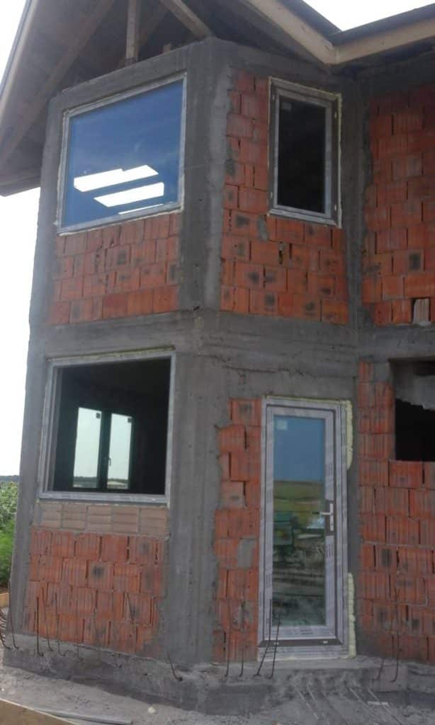 Alegerea tâmplăriei potrivite pentru casa ta: Ghid și recomandări