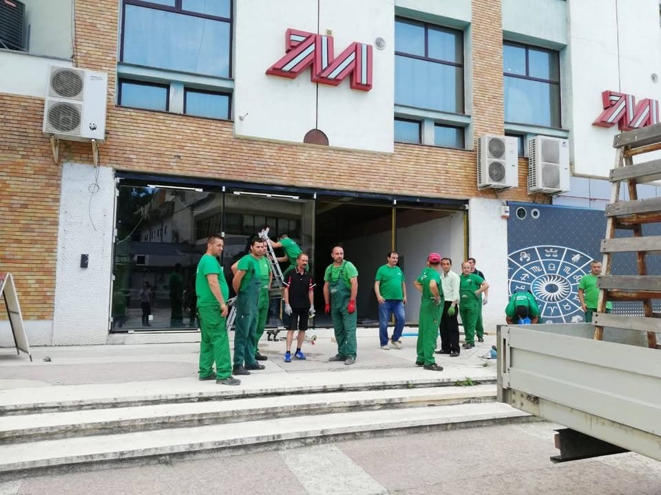 Pereți cortină: Design modern și eficiență pentru fațade vitrate