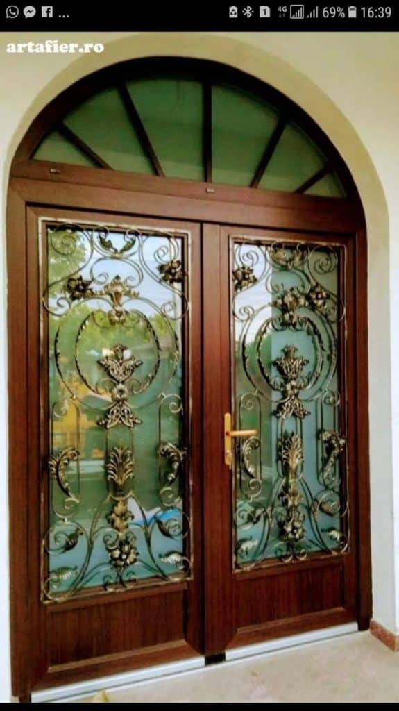 Cum să alegi ușa de intrare potrivită pentru casa ta