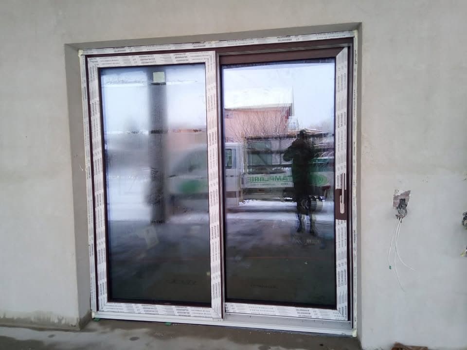 Sisteme de uși culisante cu ridicare: Confort și design modern
