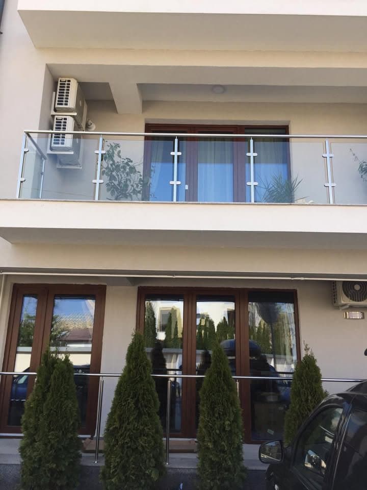 Proiecte de tâmplărie PVC cu finisaj lemn