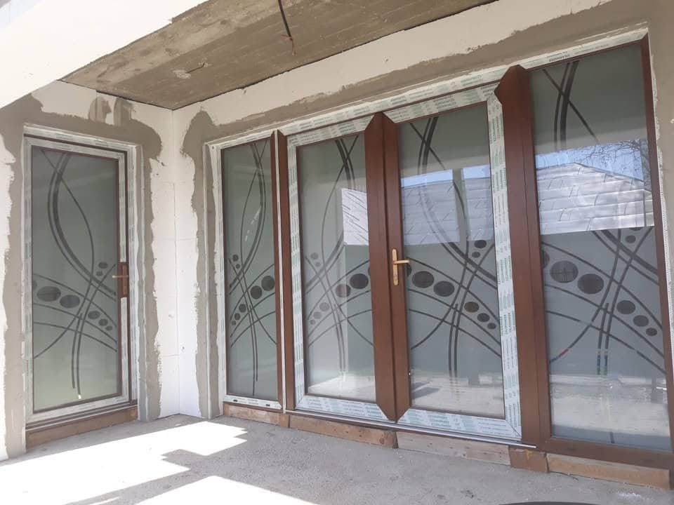 Sticlă decorativă pentru un design modern și intim