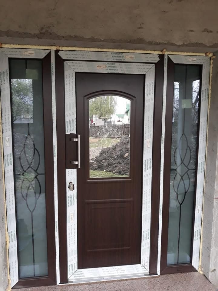 Uși de intrare personalizate pentru casa ta