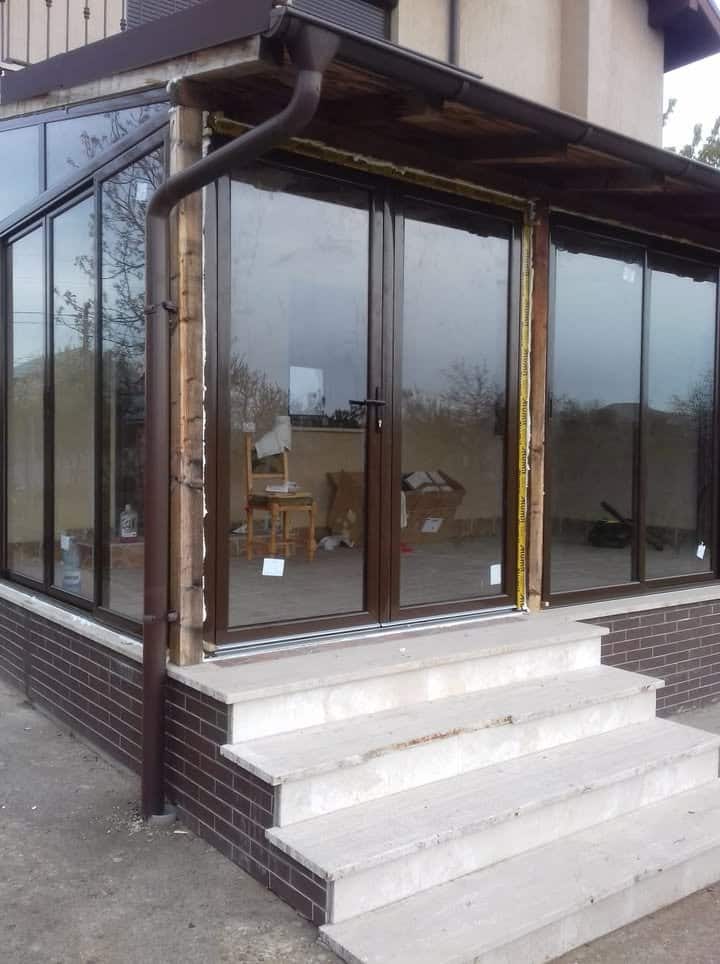 Închidere terasă cu tâmplărie din aluminiu