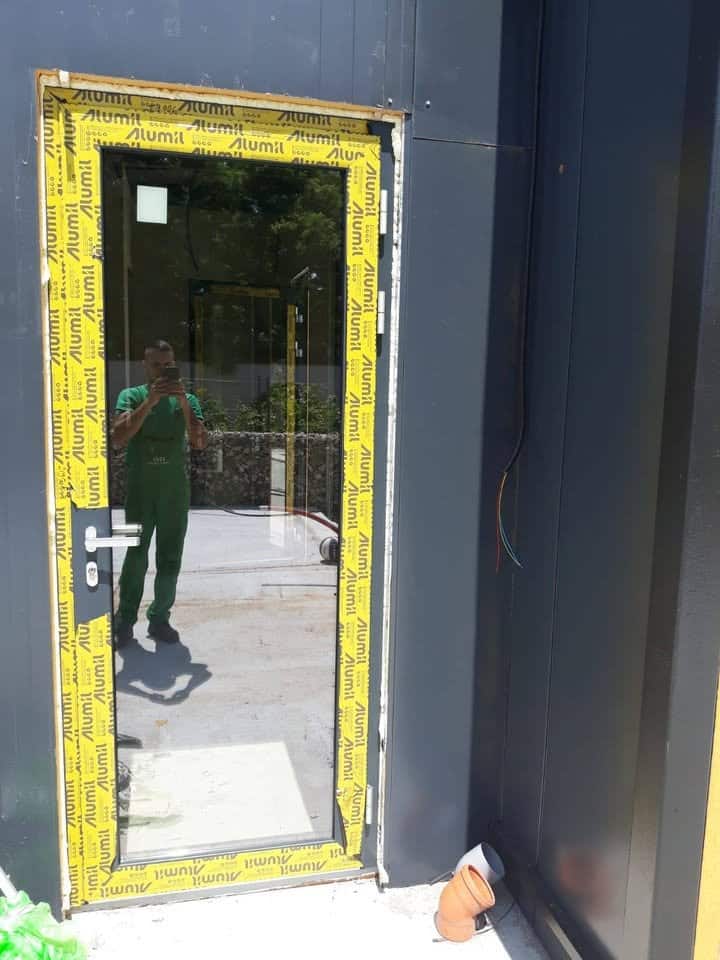Montaj tâmplărie din aluminiu marca Alumil