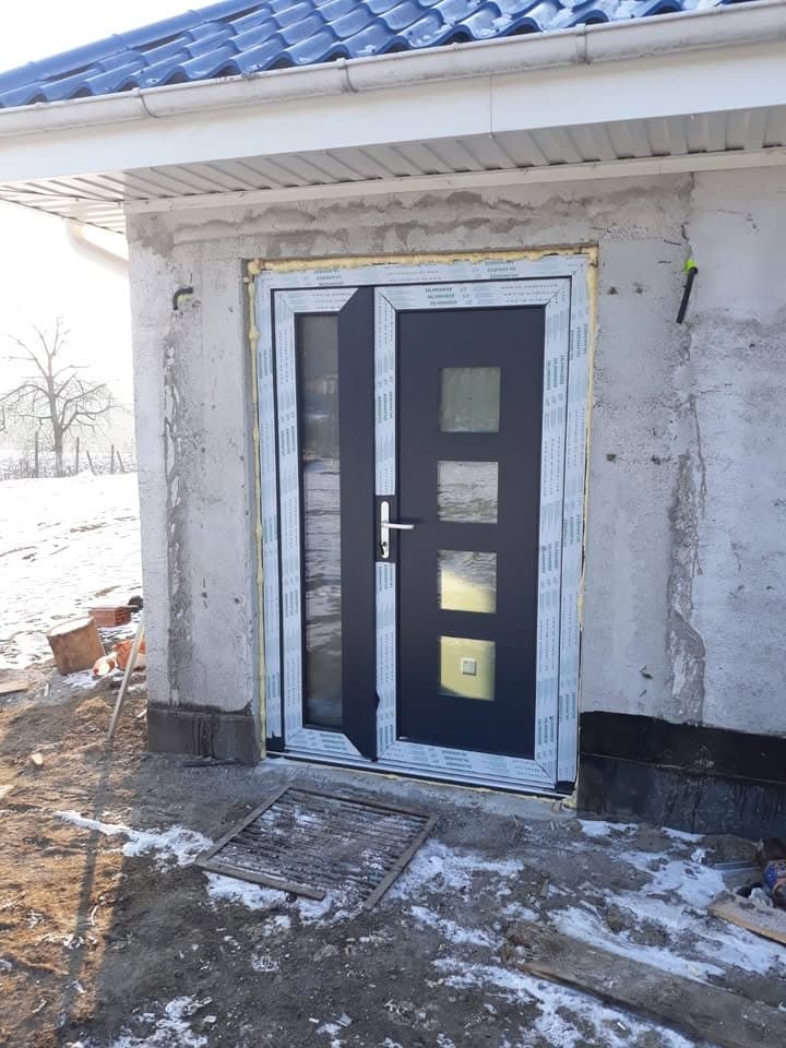 Uși de exterior din PVC cu design modern