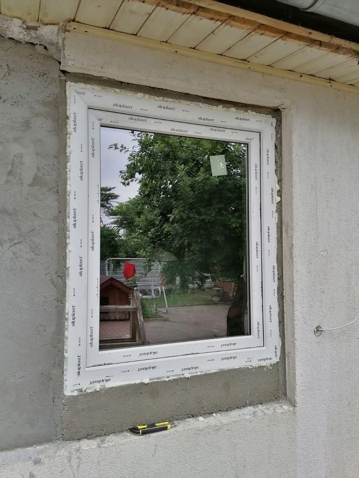 Montaj tâmplărie PVC Aluplast în proces de renovare