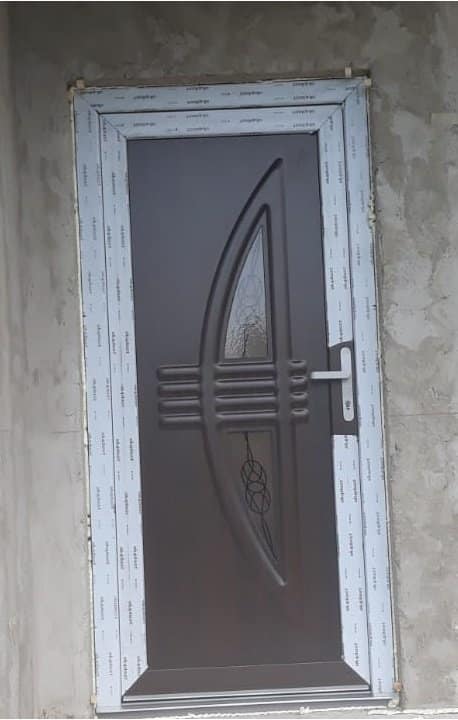 Uși de exterior din PVC Aluplast: Calitate și izolare termică