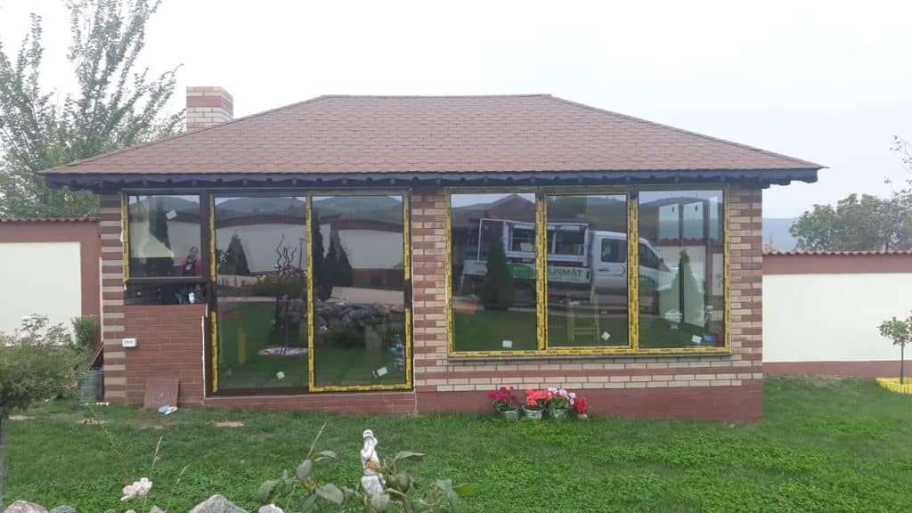 Închidere terasă cu tâmplărie din aluminiu