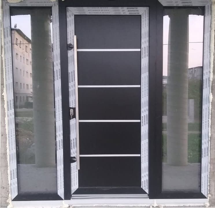 Uși de intrare moderne cu profile PVC Salamander