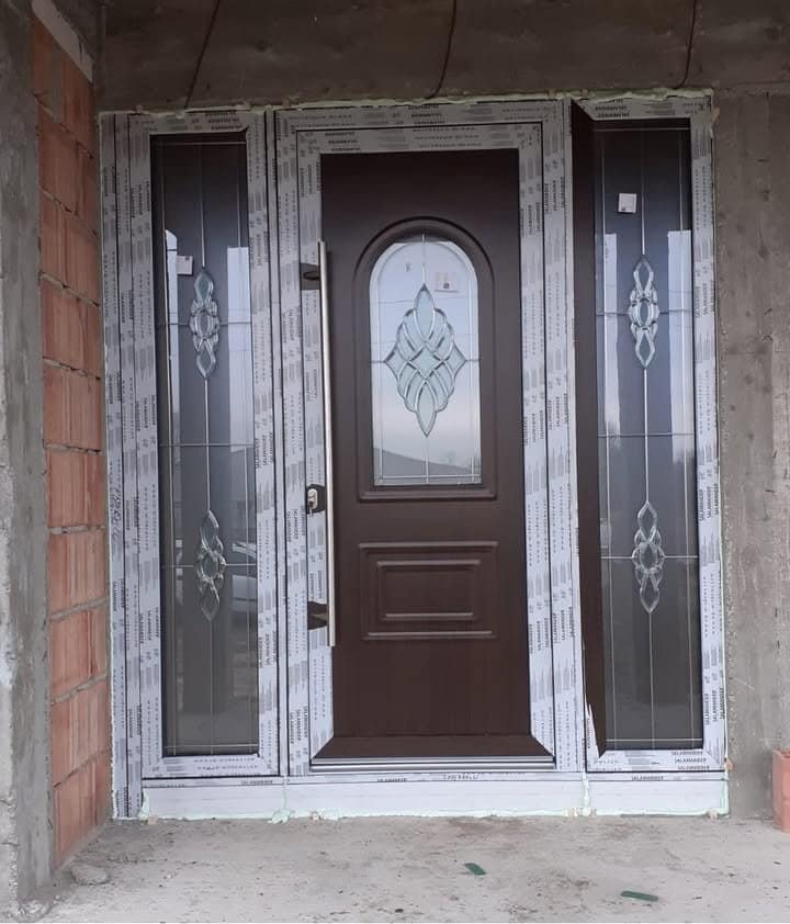 Uși de intrare din PVC pentru casa ta
