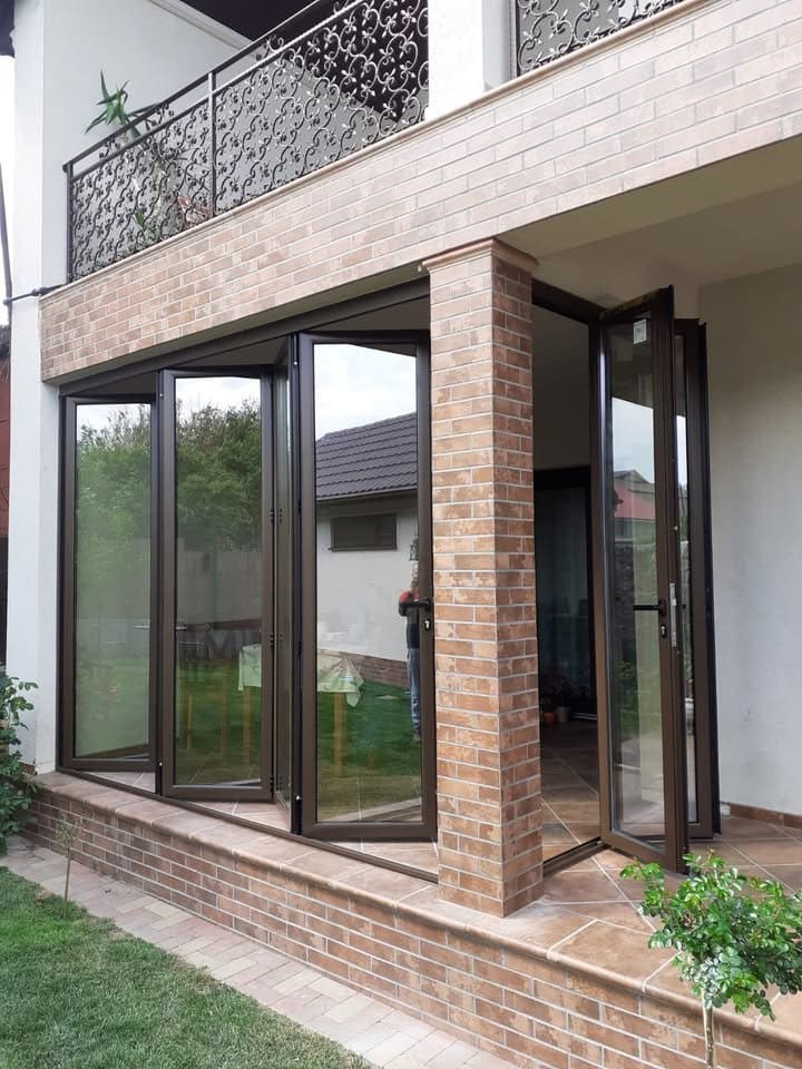 Cum să alegi tâmplăria potrivită pentru o terasă modernă