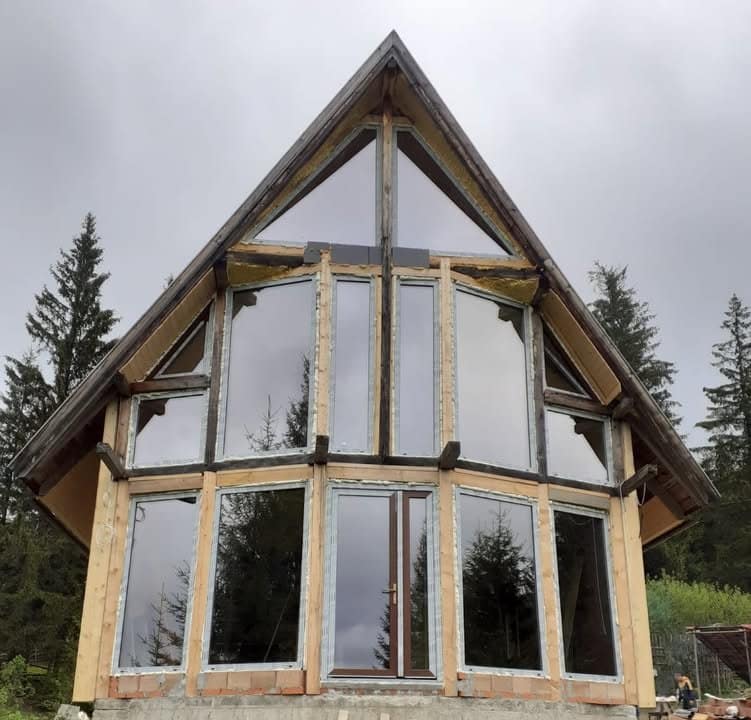 Montaj tâmplărie termoizolantă pentru case moderne