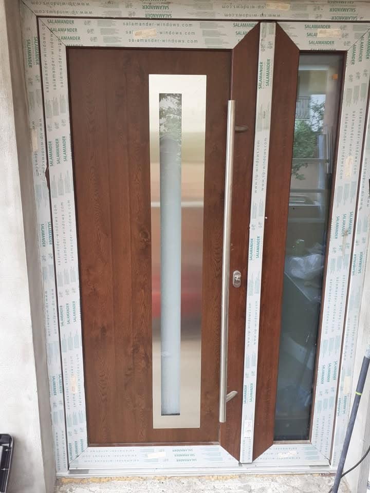 Uși de exterior din PVC Salamander cu design modern