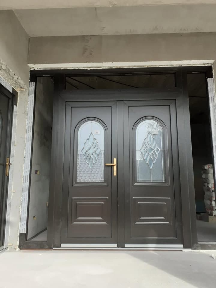 Proiect de tâmplărie: montaj uși și ferestre