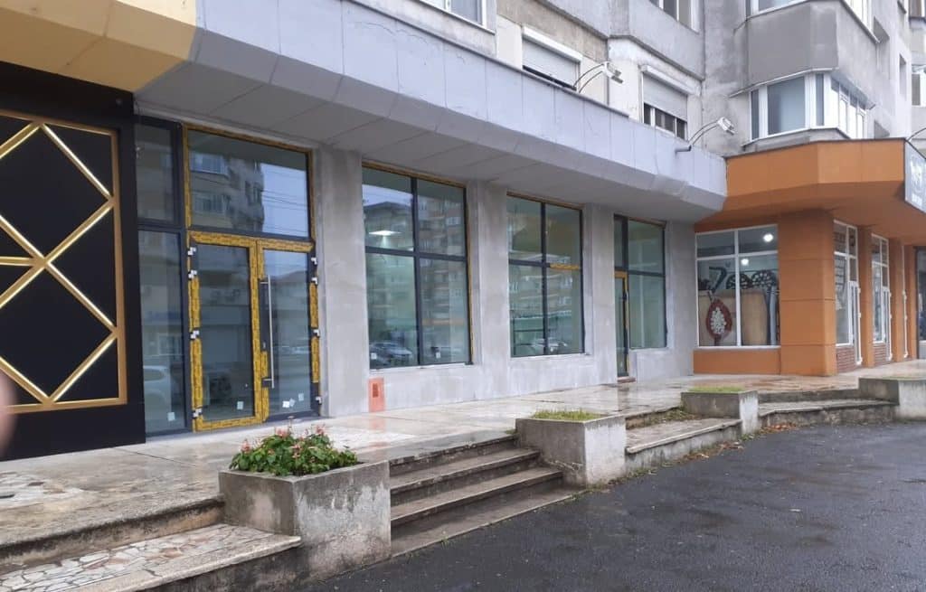 Tâmplărie din aluminiu pentru spații comerciale