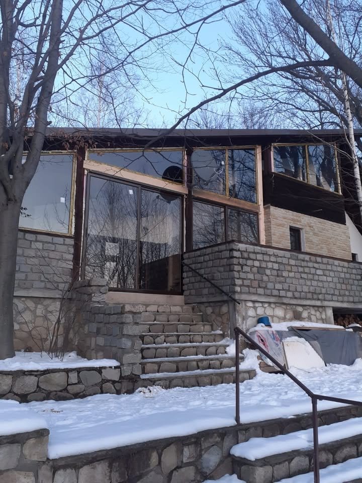 Lumină naturală și design modern cu Echipa de Tâmplărie