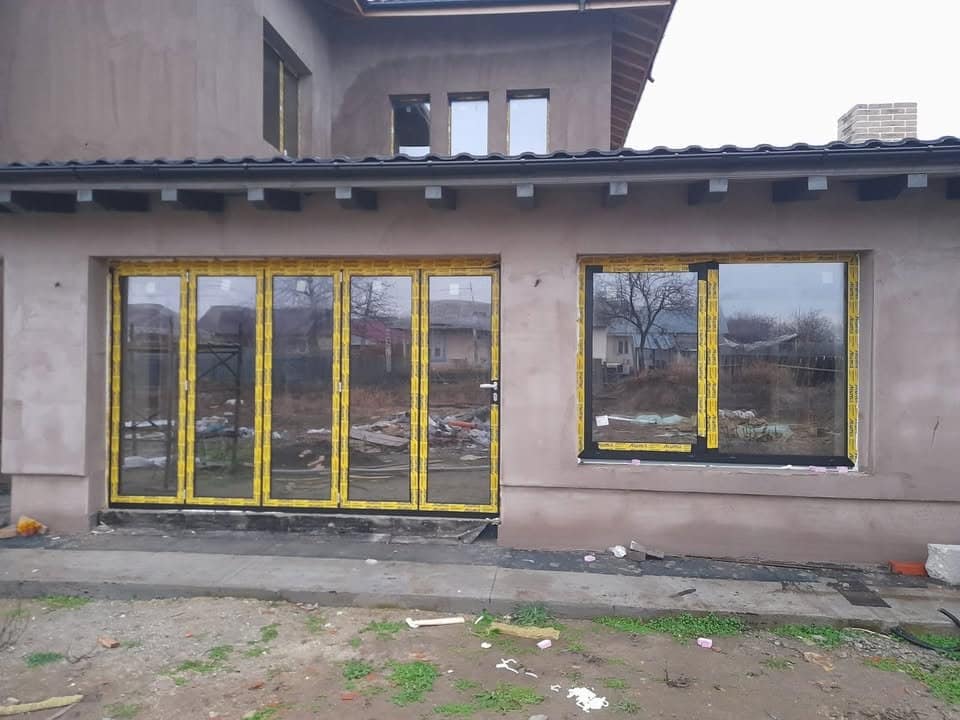 Tâmplăria din aluminiu: soluția ideală pentru spații vitrate mari