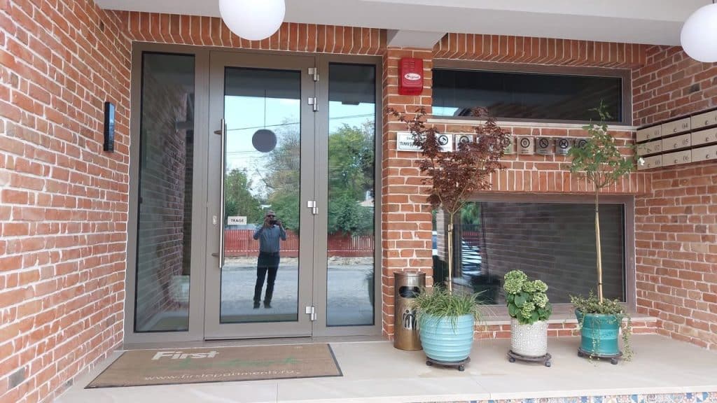 Tâmplărie din aluminiu: Eleganță, durabilitate și performanță