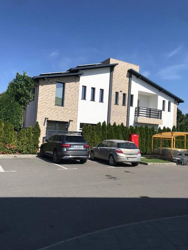 Tâmplărie PVC: Soluții moderne pentru fațade elegante