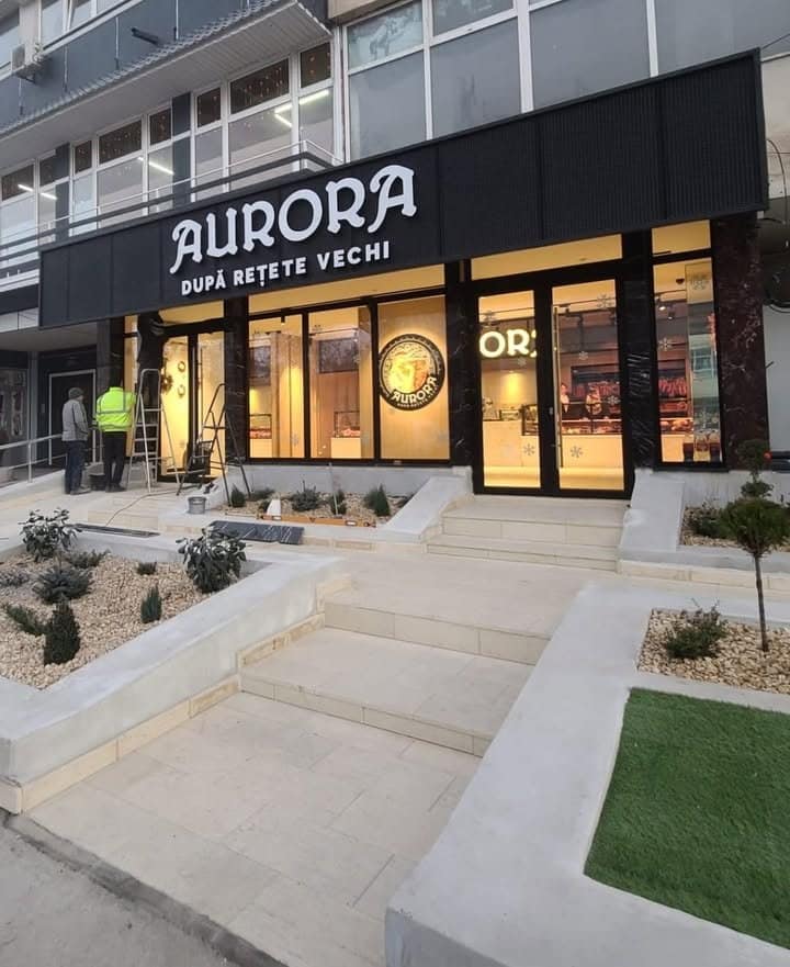 Tâmplărie din aluminiu pentru spații comerciale: Ghid complet