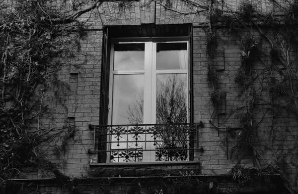 Balconul franțuzesc: siguranță și design