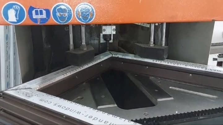 Producție tâmplărie PVC: Tehnologie și precizie în fabrica noastră